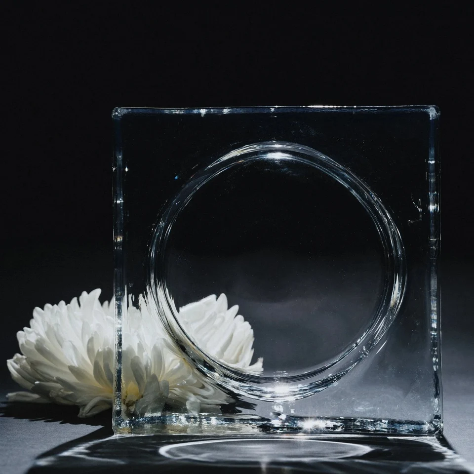 Moon · 150 × 150 × 60 mm